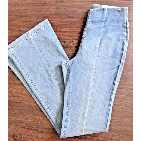 I.N.C. International Concepts Women's High-Rise Pull-On Flare-Leg Jeans Light 4 - Picture 10 of 12